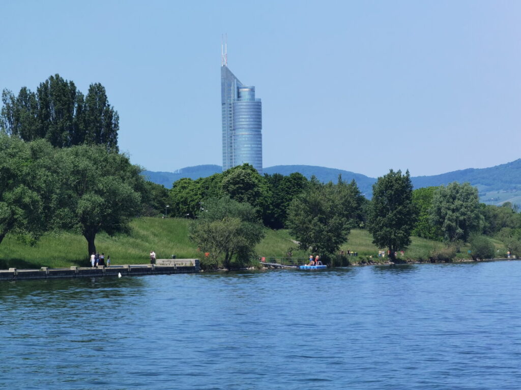 Eine der Wien Sehenswürdigkeiten, die besonders im Sommer populär ist: Die Donauinsel