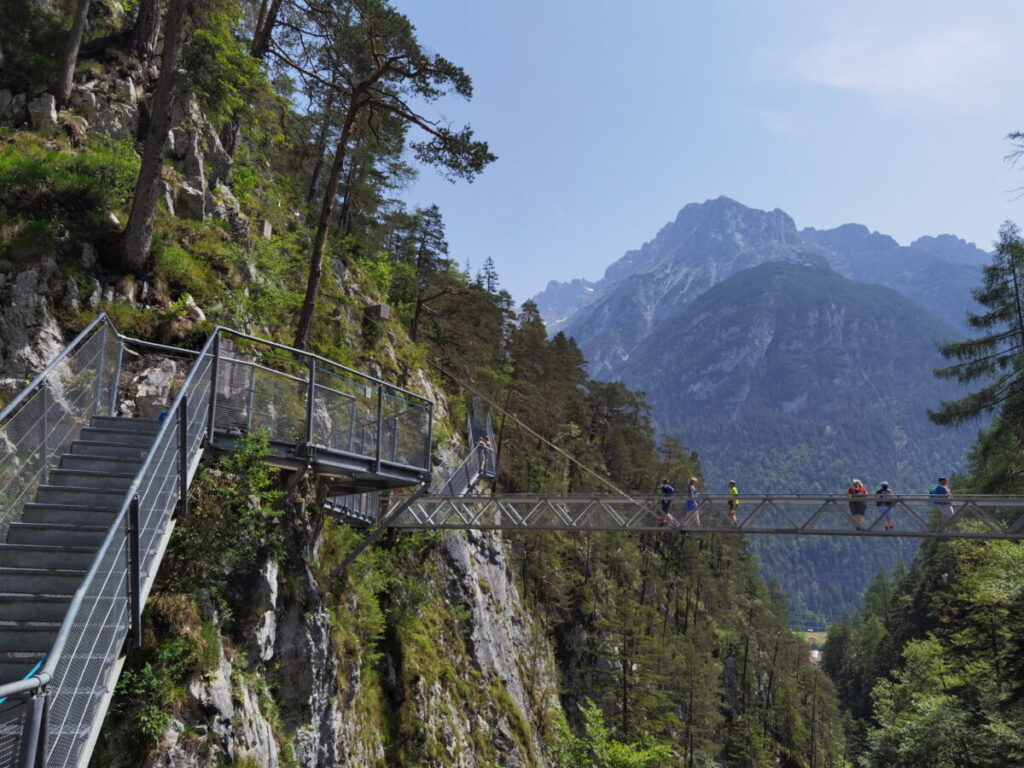 Seefeld Tirol Sehenswürdigkeiten: Panoramabrücke in der Leutaschklamm
